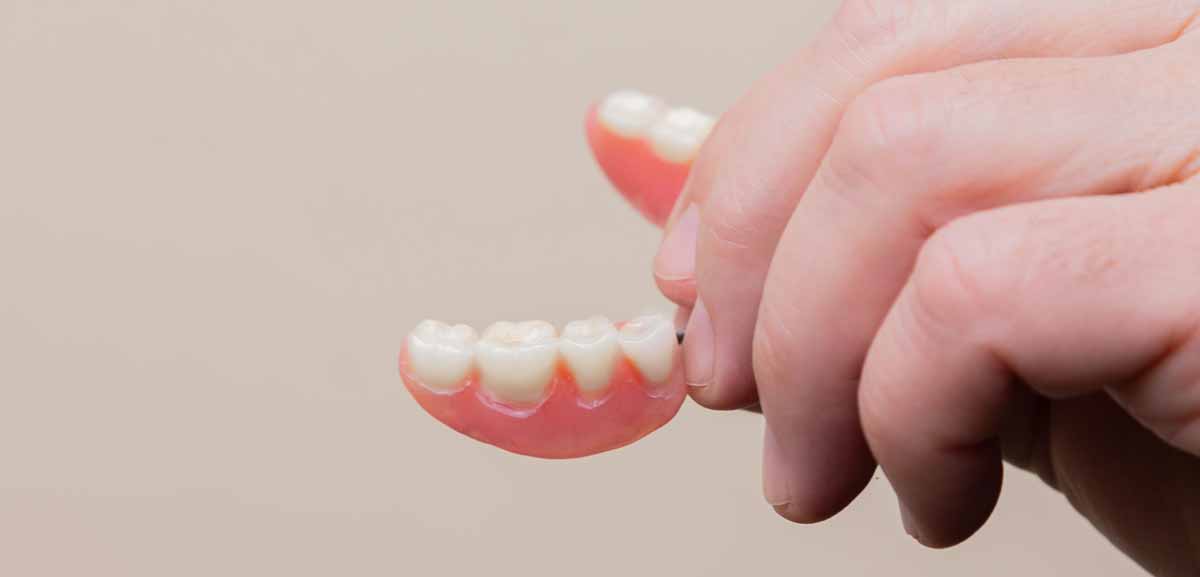 usar dentadura postiza