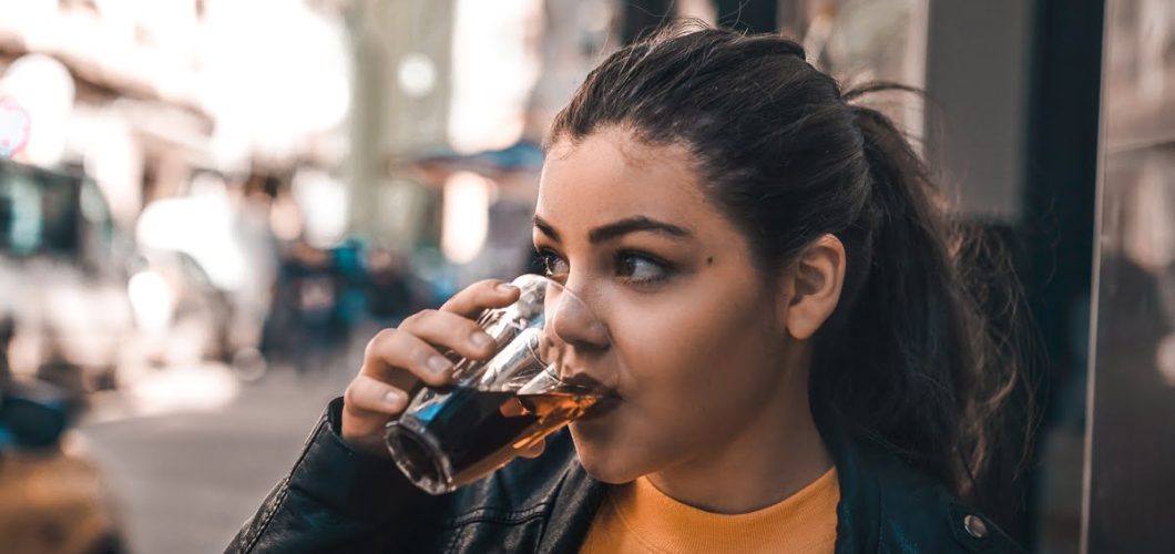Las bebidas carbonatadas afectan a la salud oral