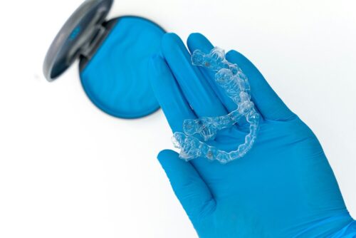 es necesario quitar muelas del juico para invisalign