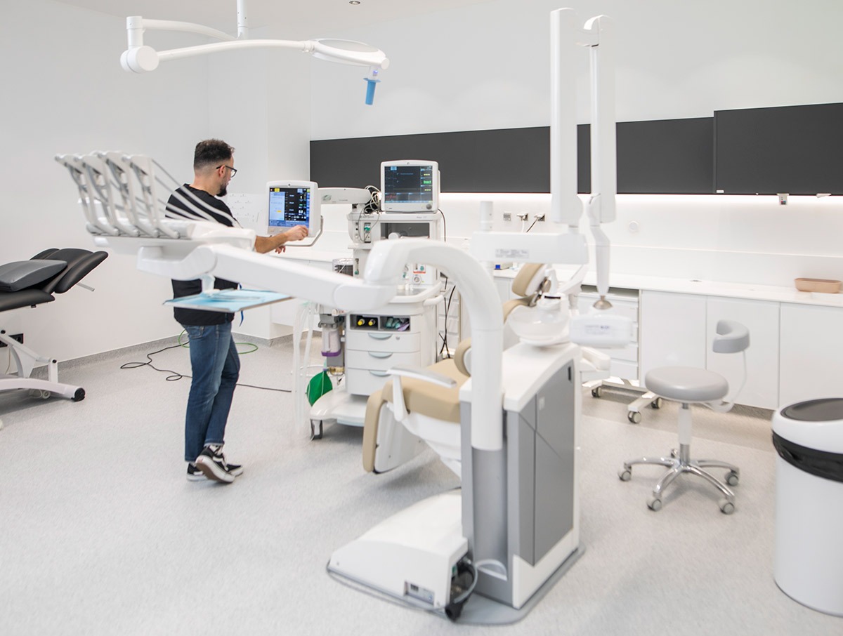 sedacion-consciente-quirofano-clinica-carralero