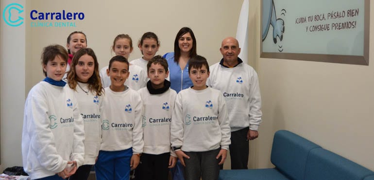 Alumnos de 6º del colegio Claret visitan Clínica Carralero
