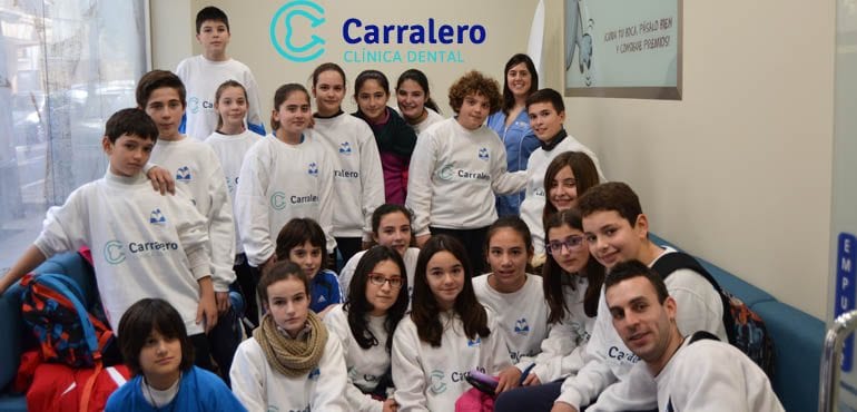 Alumnos de 5º del colegio Claret visitan Clínica Carralero